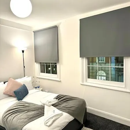 Room 4 • Double Bed In King'S Cross London Exterior photo