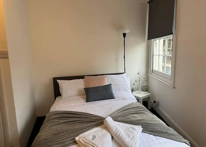 Room 4 • Double Bed In King\'S Cross